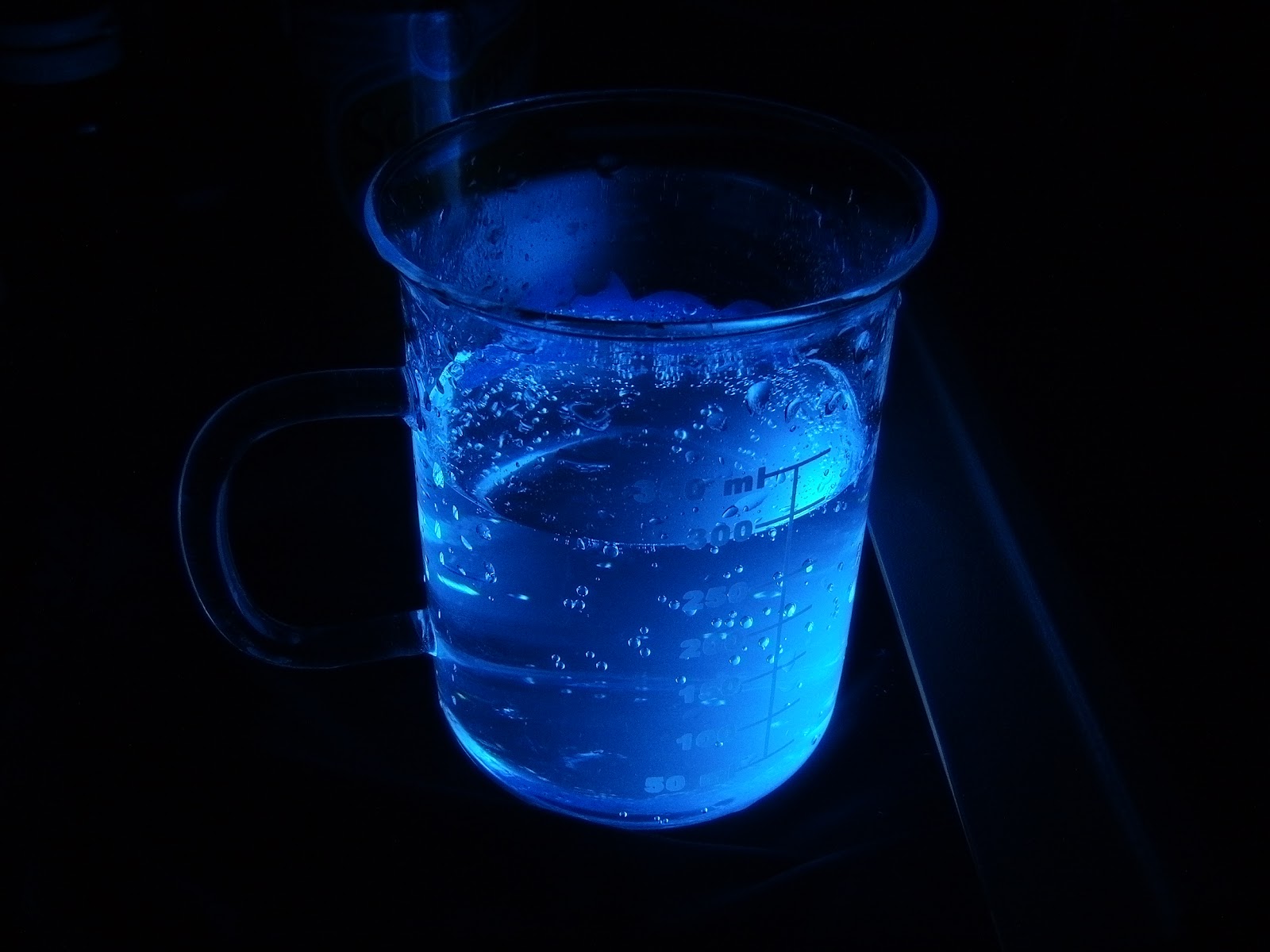 Long wave uv light safety regulations