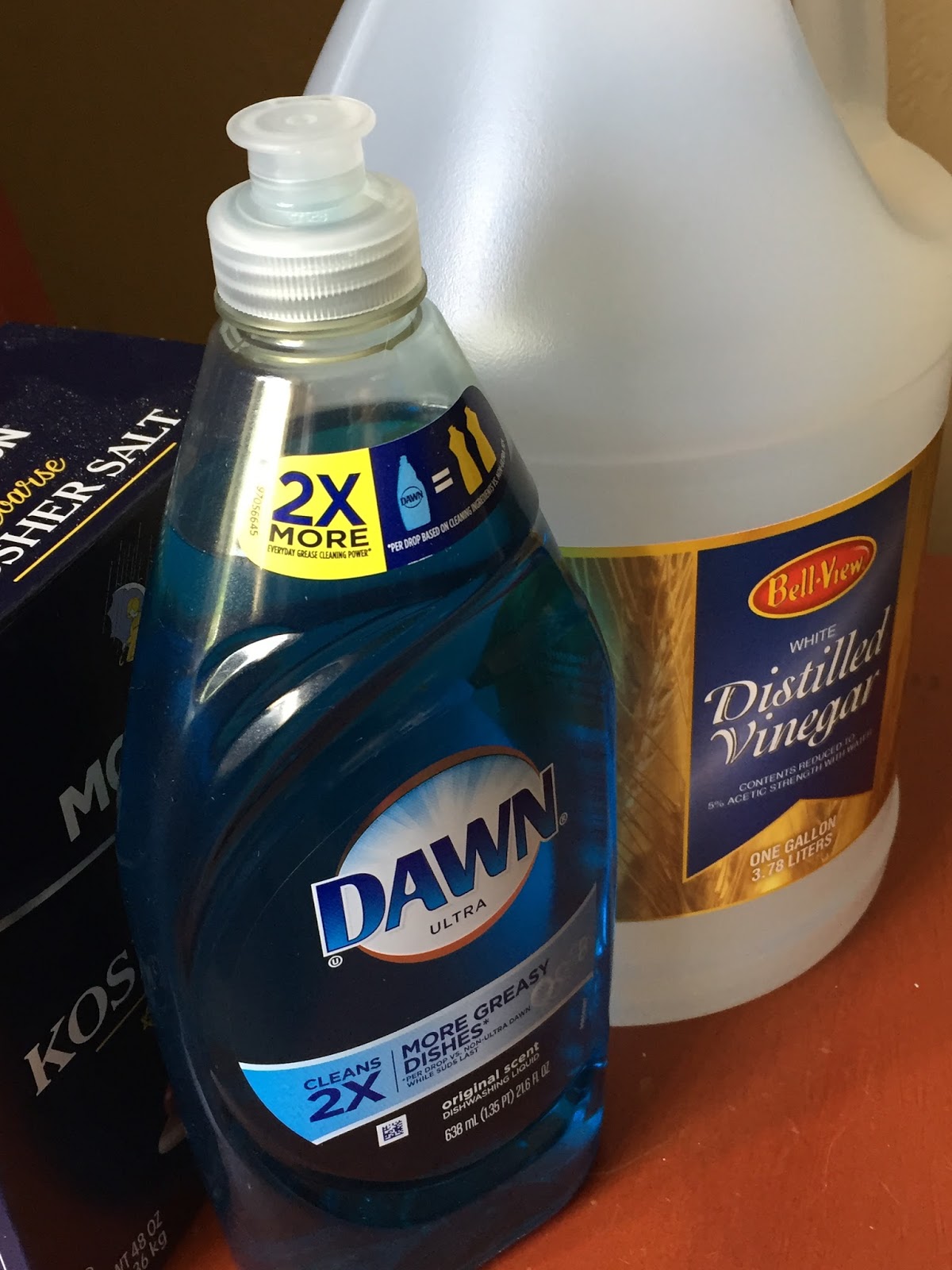 Mini and Mommies Three Ingredient DIY Weed Spray