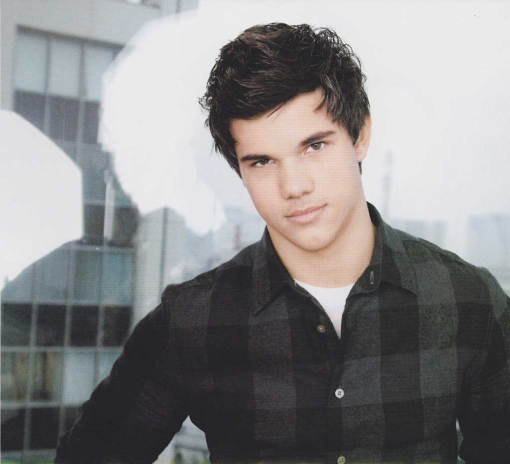 http://3.bp.blogspot.com/-MR_HkhWq0t8/UBSl5alkDGI/AAAAAAAAAGs/nFuOP_b2_EM/s1600/Taylor-Lautner-taylor-lautner-7955490-1024-932.jpg