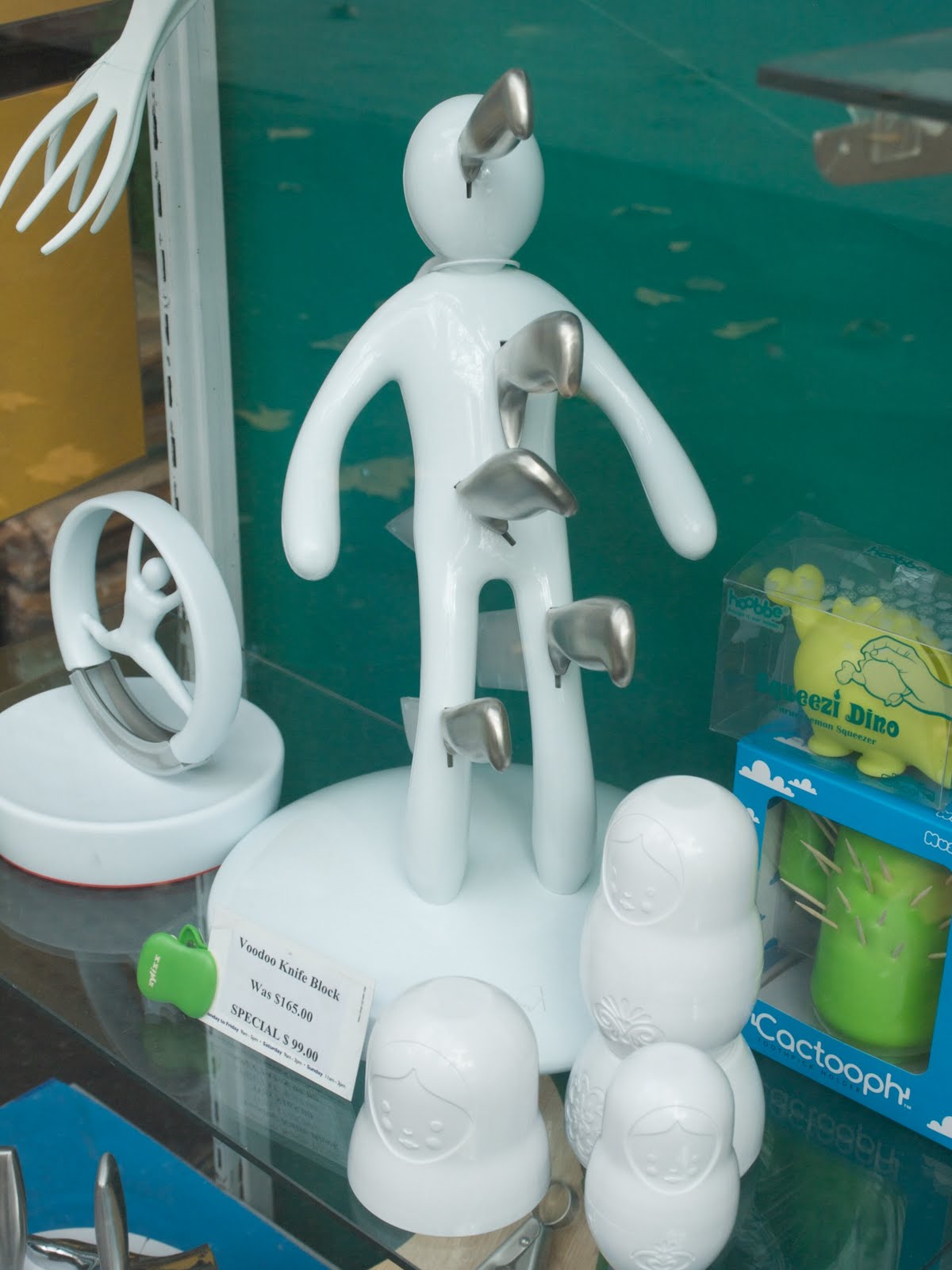 knife stand man