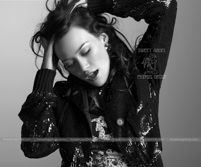 Hilary Duff_Click on the Image for Larger View Hilary Duff Cute Wallpaper