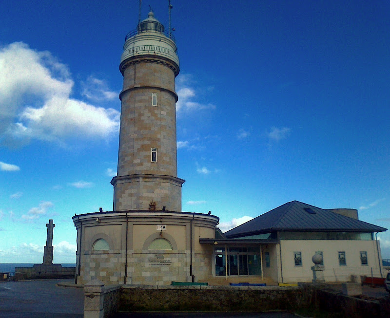 playas y paseos por la costa: ACANTILADOS JUNTO FARO CABO ...