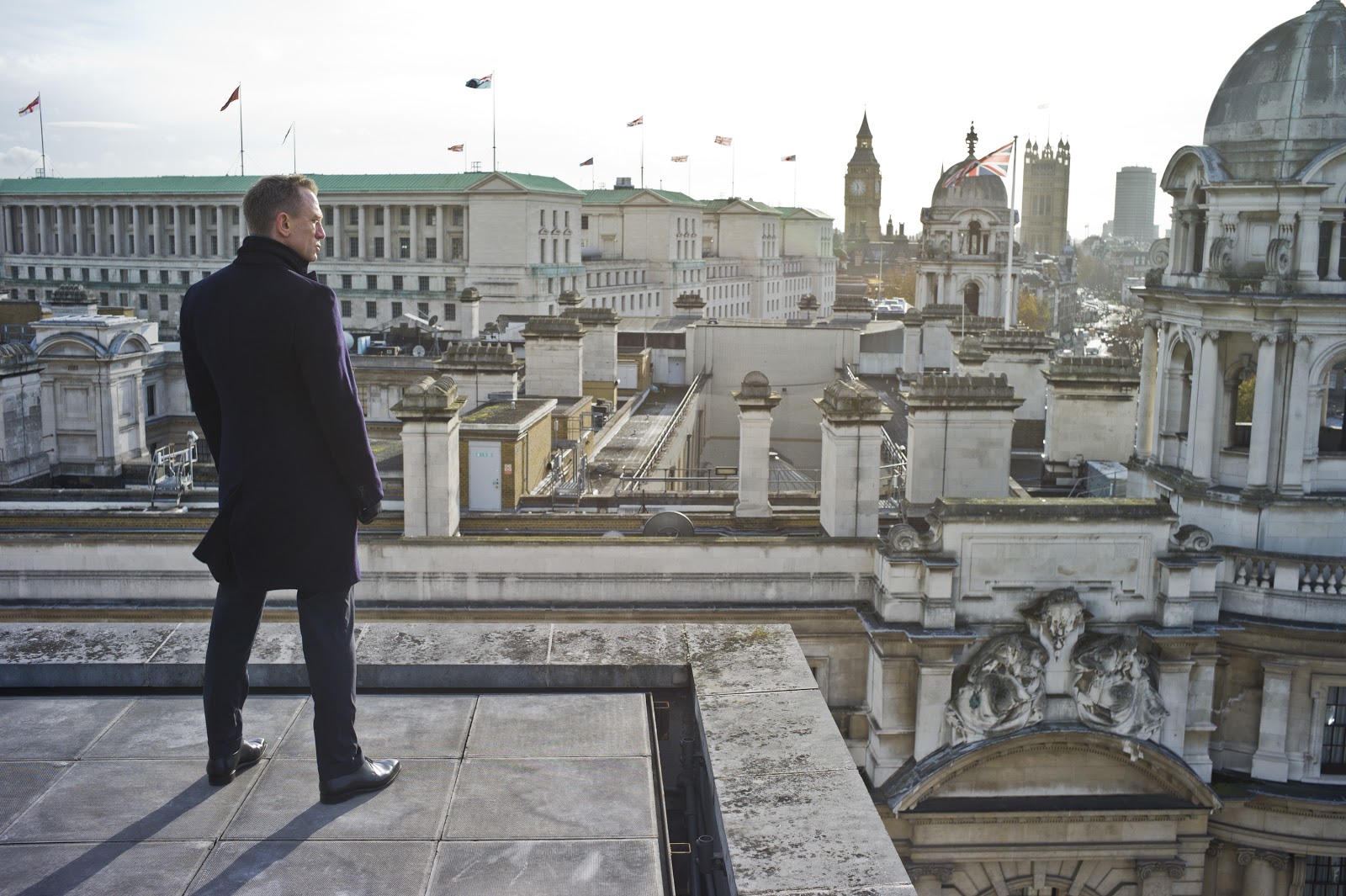http://3.bp.blogspot.com/-MUbjvnV_IYc/UJVYqILa2vI/AAAAAAAAAXc/FdsTdJBdjyY/s1600/28-09-2012__SKYFALL+(4).jpg