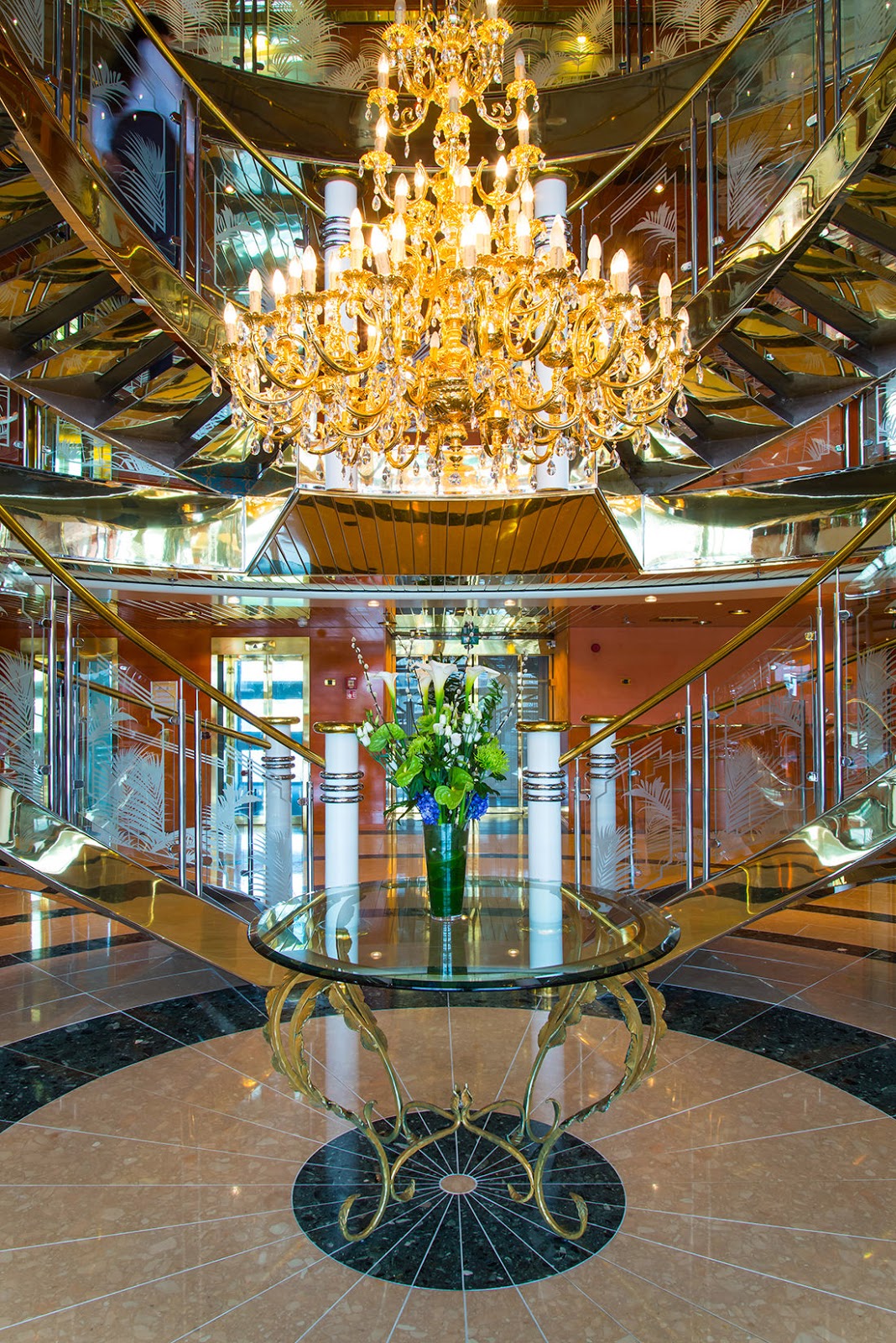 Passion For Luxury SUNBORN LONDON THE YACHT HOTEL CONCEPT