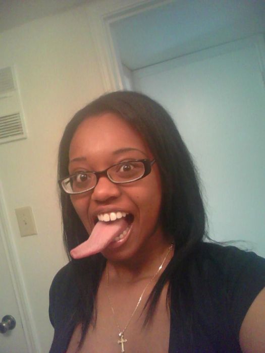 mdolla The Longest Tongue in the World (19 pics)