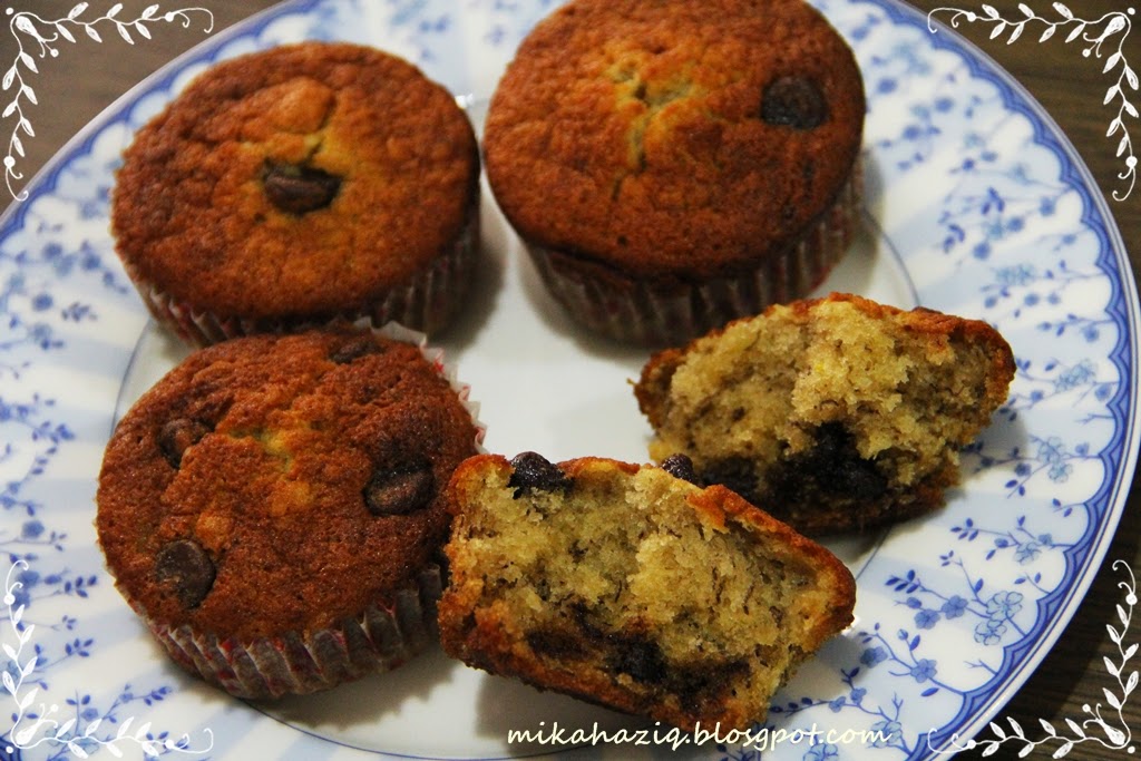 mikahaziq Make muffins with leftover buttercream frosting