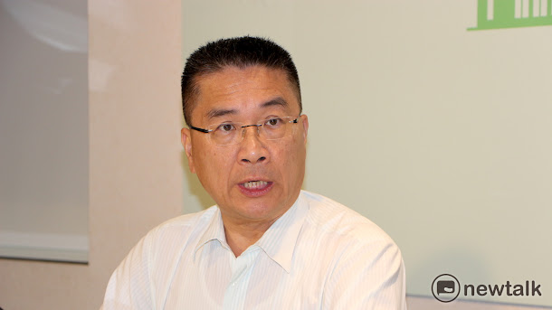 行政院發言人徐國勇今(9)日表示,除非窮盡一切方法,仍然沒辦法解決用電問題,重啟核電才有討論的餘地。 行政院發言人徐國勇今(9)日表示,除非窮盡一切方法,仍然沒辦法解決用電問題,重啟核電才有討論的餘地。