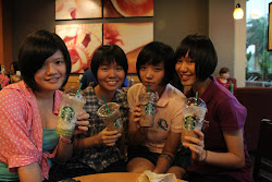 We ♥ Starbucks.
