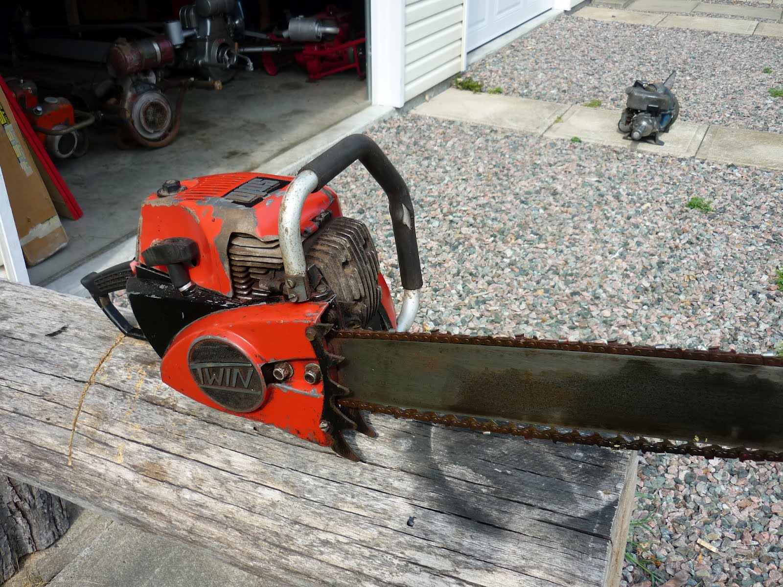 VINTAGE CHAINSAW COLLECTION SOLO 611 TWIN..