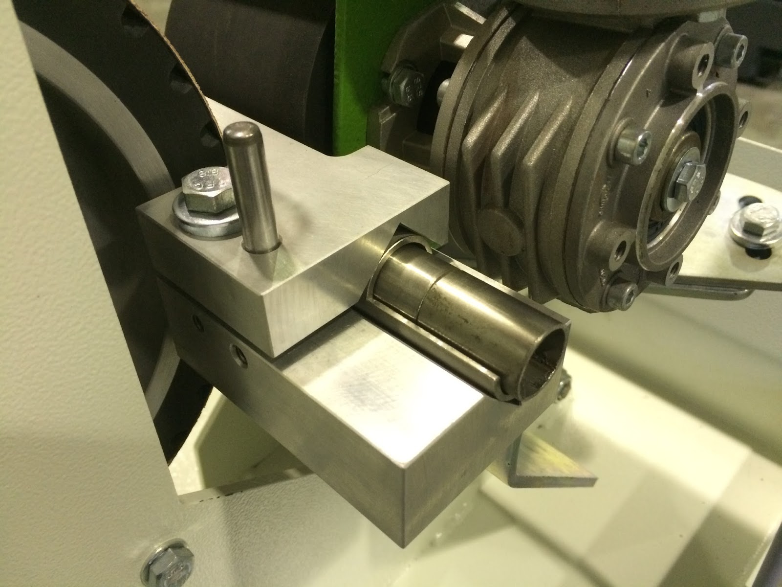 Tube Polishing & Tube Finishing Machines Short Round Bars Polishing