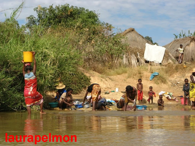 Navegando por el río Tsiribihina