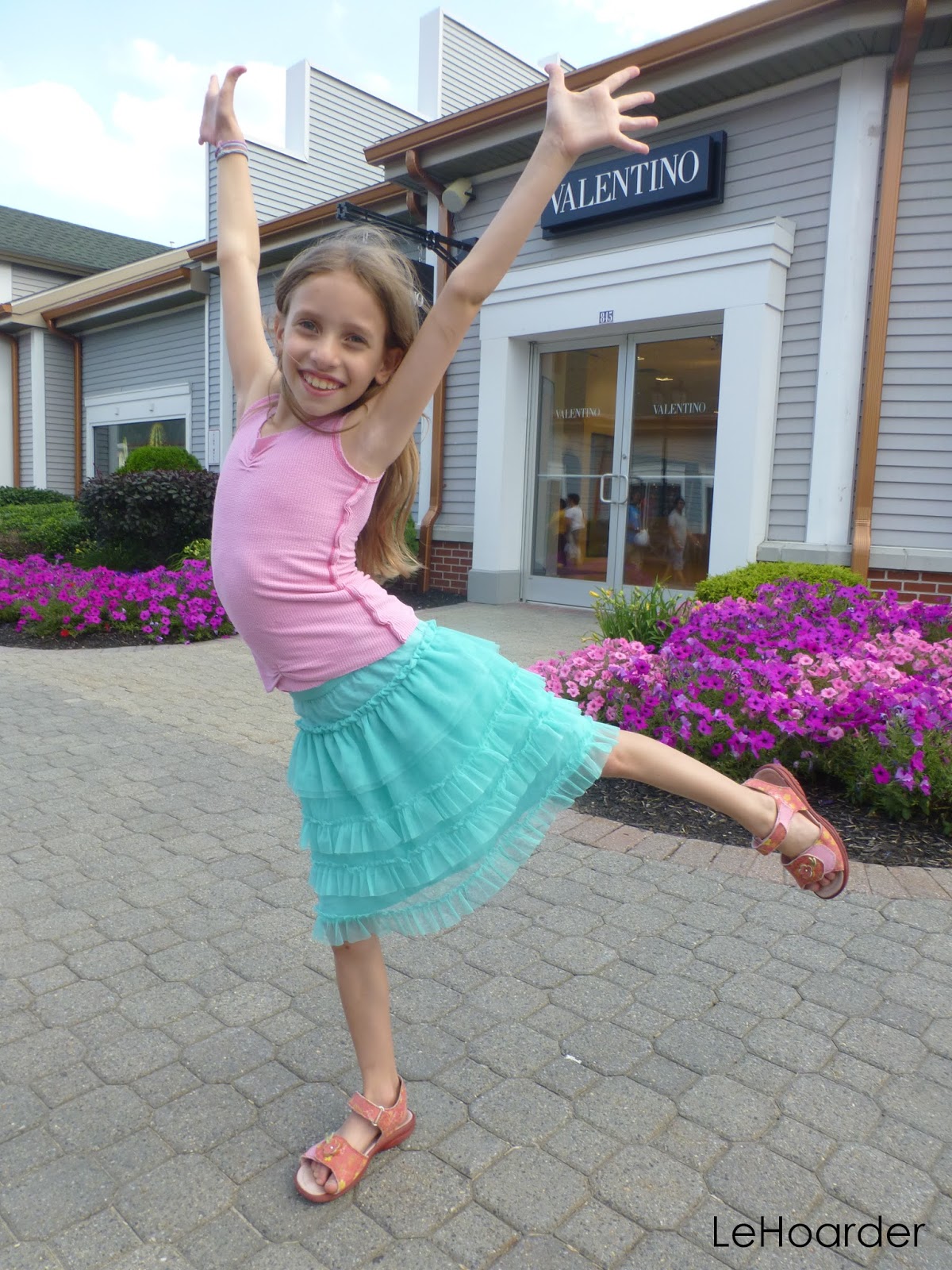 Woodbury Common outlet trip (lots of Jimmy Choo pics!) and secondhand