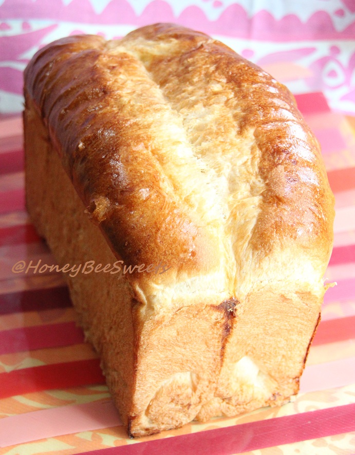 Honey Bee Sweets Maple Syrup Loaf and Red Wine Yeast Bao (枫糖土司 & 红鞠包子)