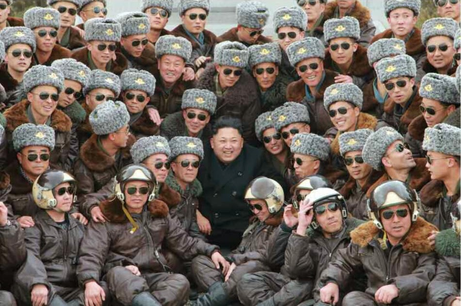 النشاطات العسكريه للزعيم الكوري الشمالي كيم جونغ اون .......متجدد  - صفحة 2 Kim%2BJong-un%2Bvisited%2Bthe%2BKorean%2BPeople's%2BArmy%2BGolden%2BHelmet%2Bforce%2B3