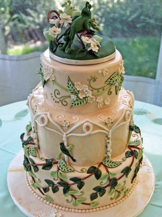 http://dev.fashionablebride.com/gallery/756/image/14905/planninginspiration/Wedding-Cakes/Irenes-Cakes-by-Design-wedding-cake