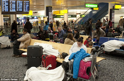 Female+airport+security+officer+gatwick
