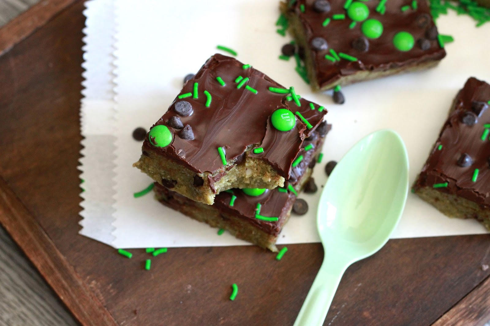 Feeding My Addiction Mint Chocolate Chip Protein Bars