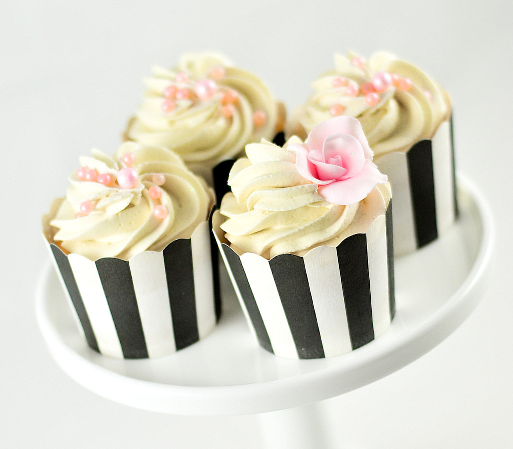 a little slice of heaven Lucy's 21st birthday cupcakes