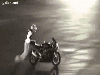 en-la-moto.gif