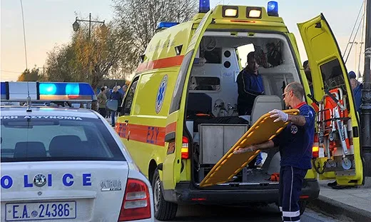 Αλιβέρι: Σοβαρό τροχαίο με όχημα του ΔΕΔΔΗΕ - Δύο άτομα στο νοσοκομείο