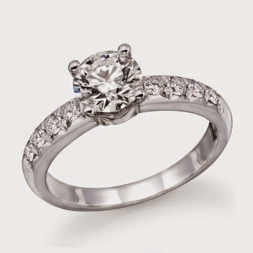 diamond solitaire engagement ring