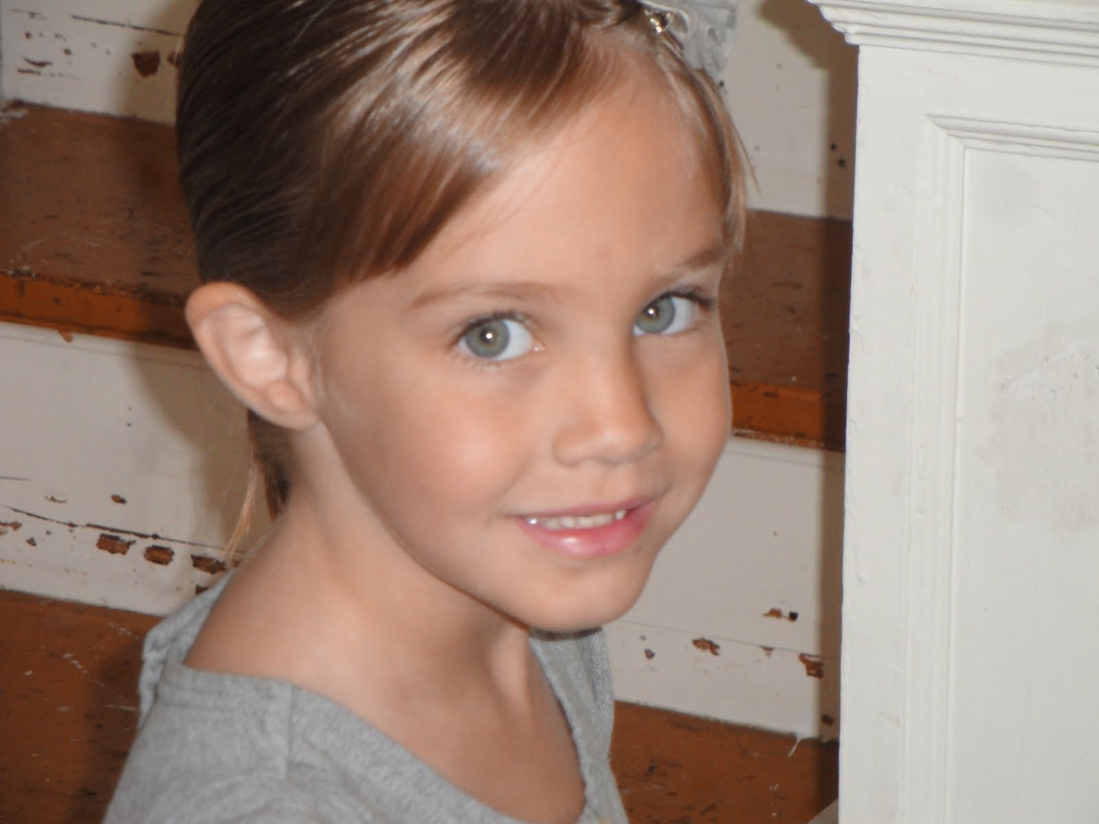 Little Sister likes to pose for the camera. - Sew a Fine Seam