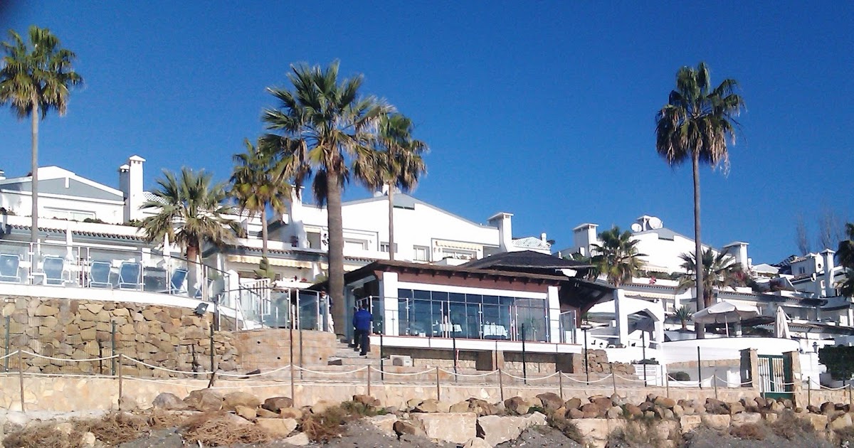 HomeCare Estepona View of Dominion Beach restaurant and beach pool