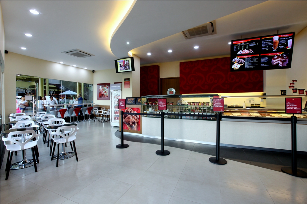 Anagon FORT FOOD TRIP Cold Stone Creamery & Village Tavern