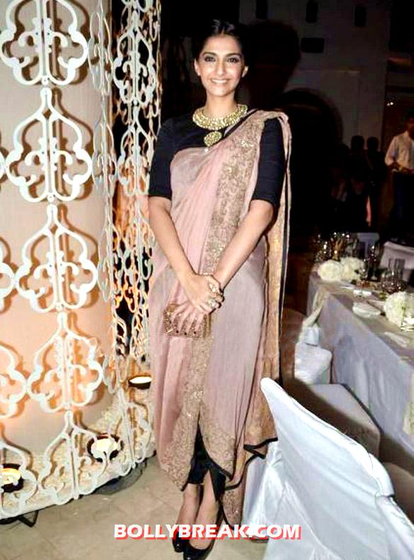 Sonam Kapoor - (4) - Sonam Kapoor at the PCJ Delhi Couture Week 2012