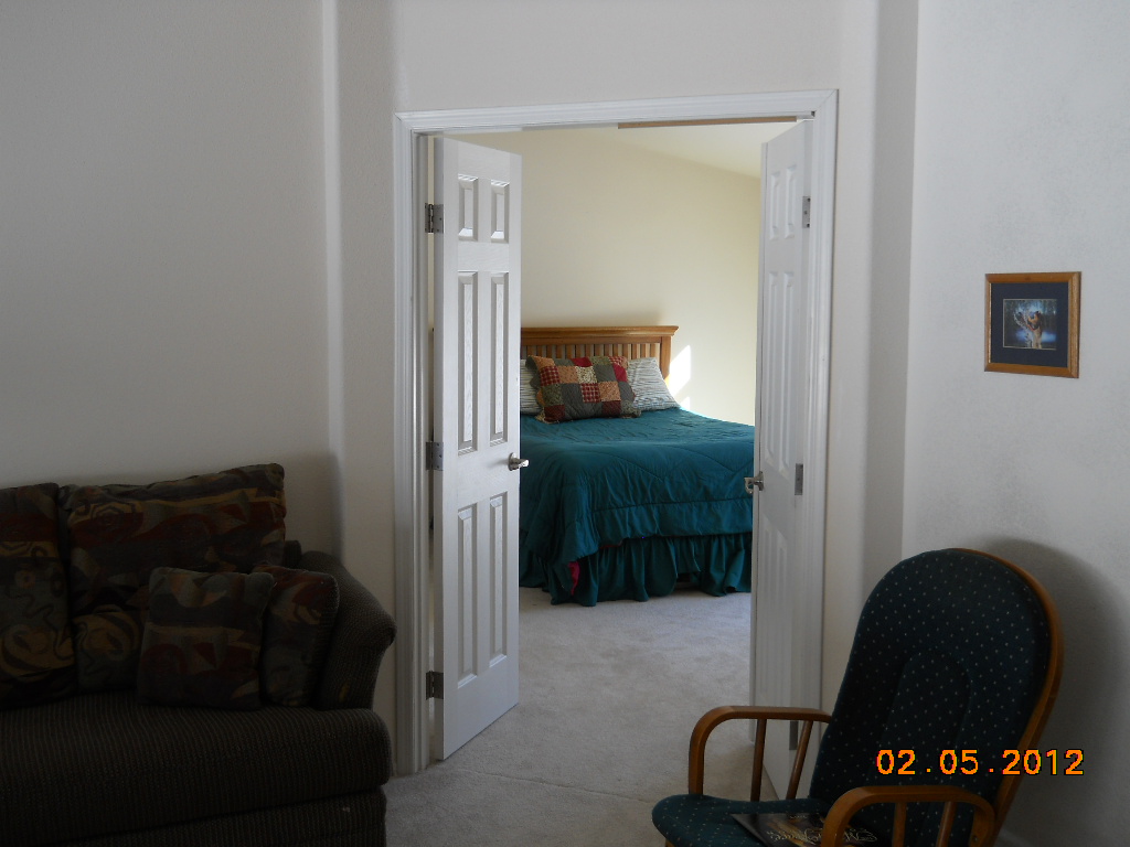 Home with three creeks for sale! Photo's of house and land