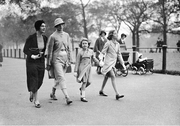 [Image: nuhoang-03.jpg]