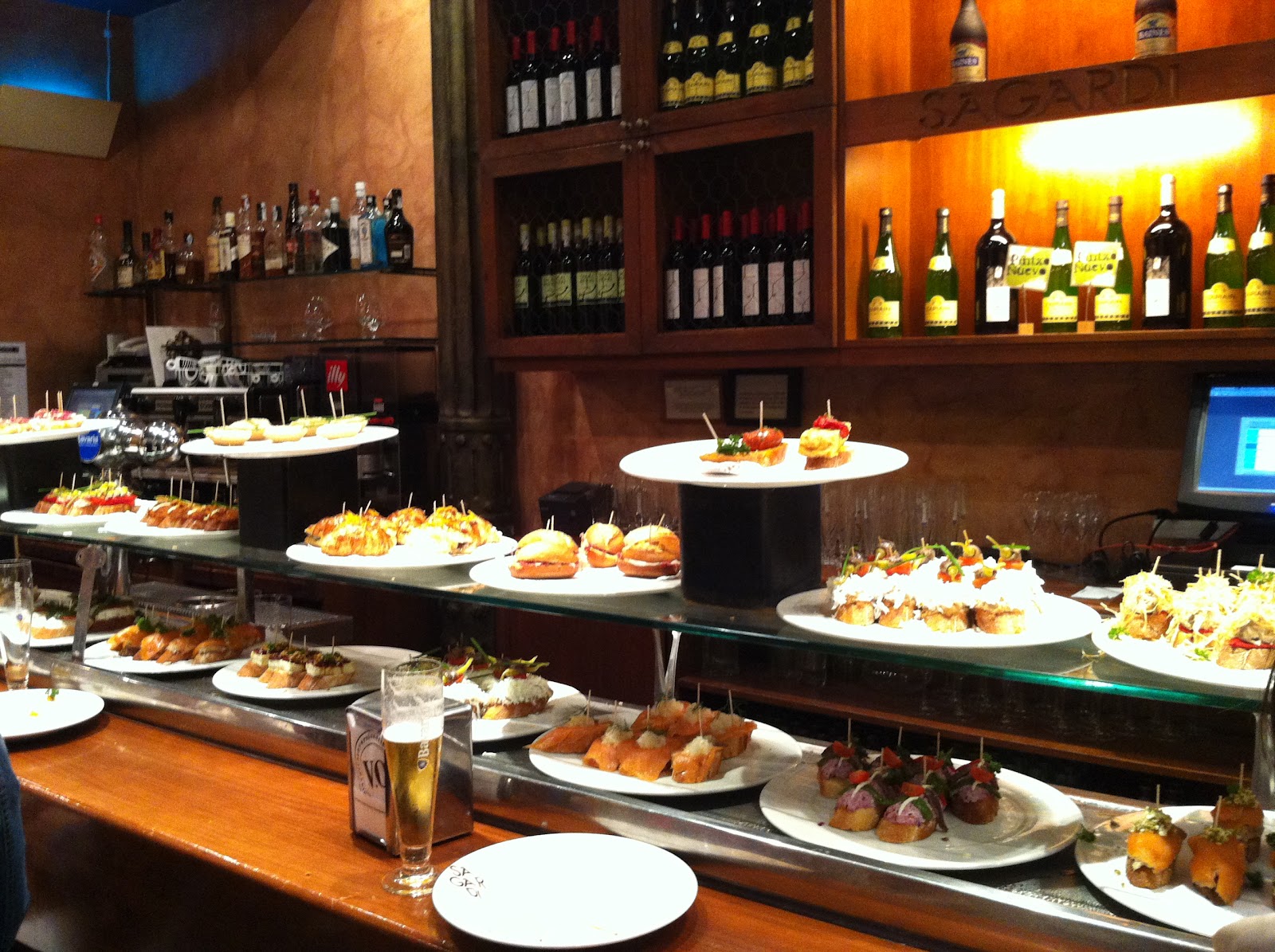 VALENCIA DE TAPAS Y PAELLA. Ms. Bunbury