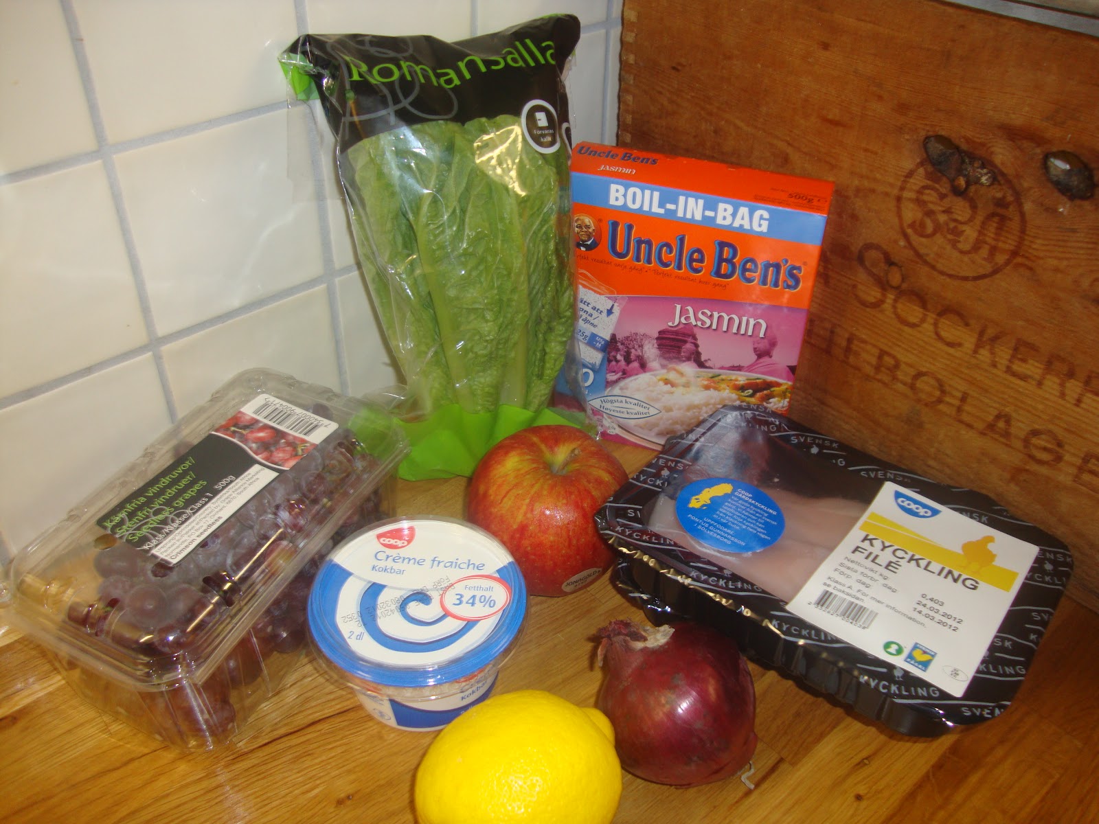 Frostrosor Sweet chilikyckling med krämig romansallad