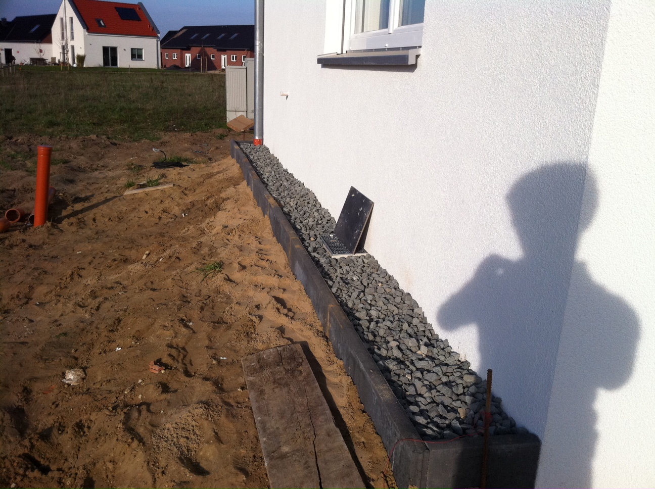 Unser Bauvorhaben Kiesbett / Spritzschutz ums Haus