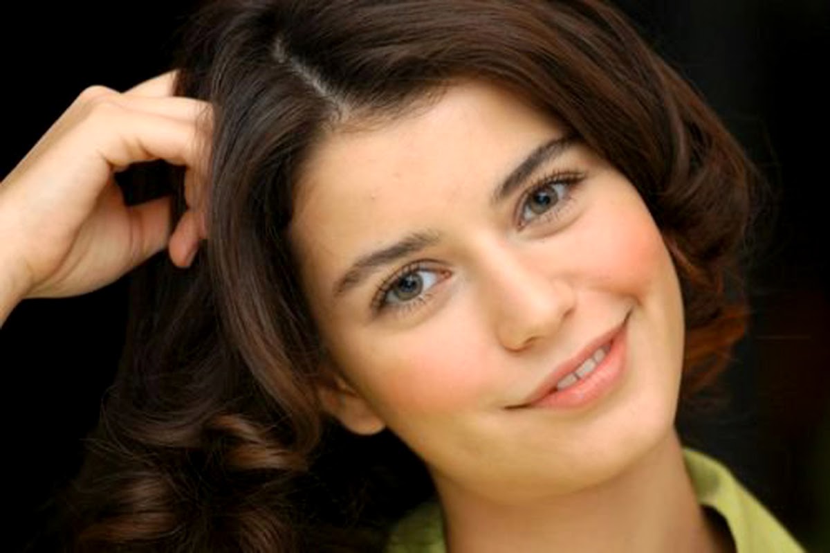 Amazing Wallpapers Download Beren Saat Free Wallpaper Download
