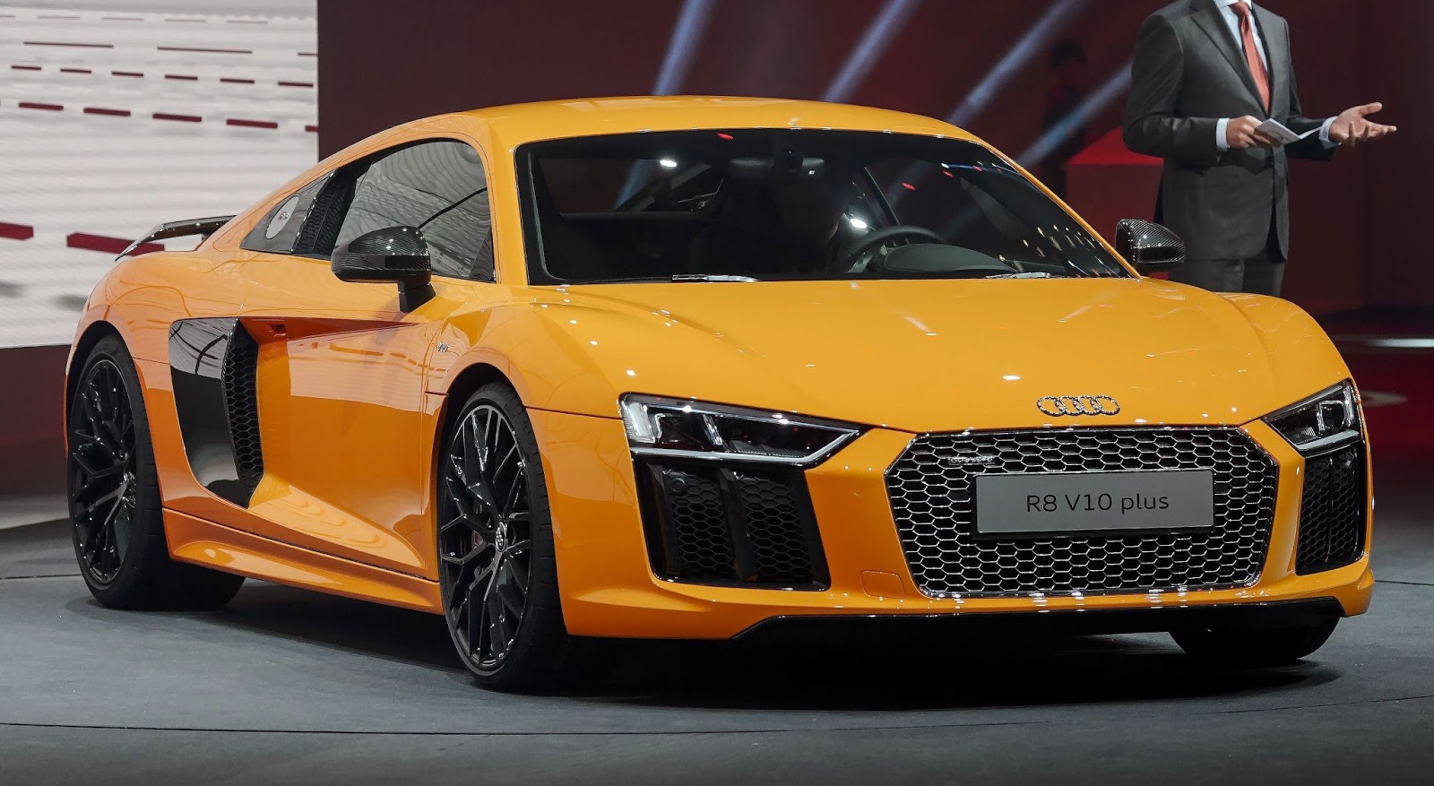 38+ R8 Sports Car Images