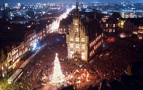 Amsterdam christmas street night netherlands road dutch crowd having pedestrian area winter too during cruise infrastructure urban vehicle expect travelmag .: Christmas Tradition ~ The Netherlands