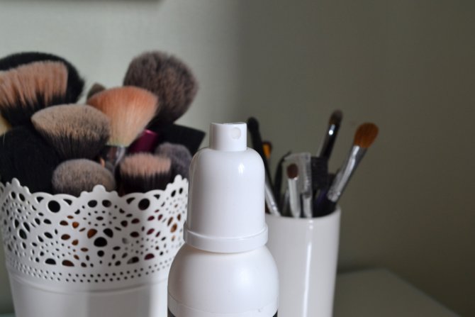 Makeup Revolution Pro Hygiene Anti Bacterial Brush Cleaner