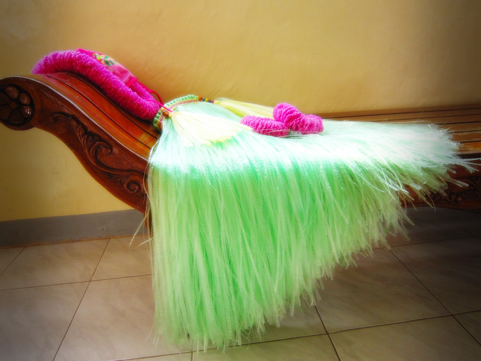 Bluey's Family Treasures How to Make a Crepe Paper Lei