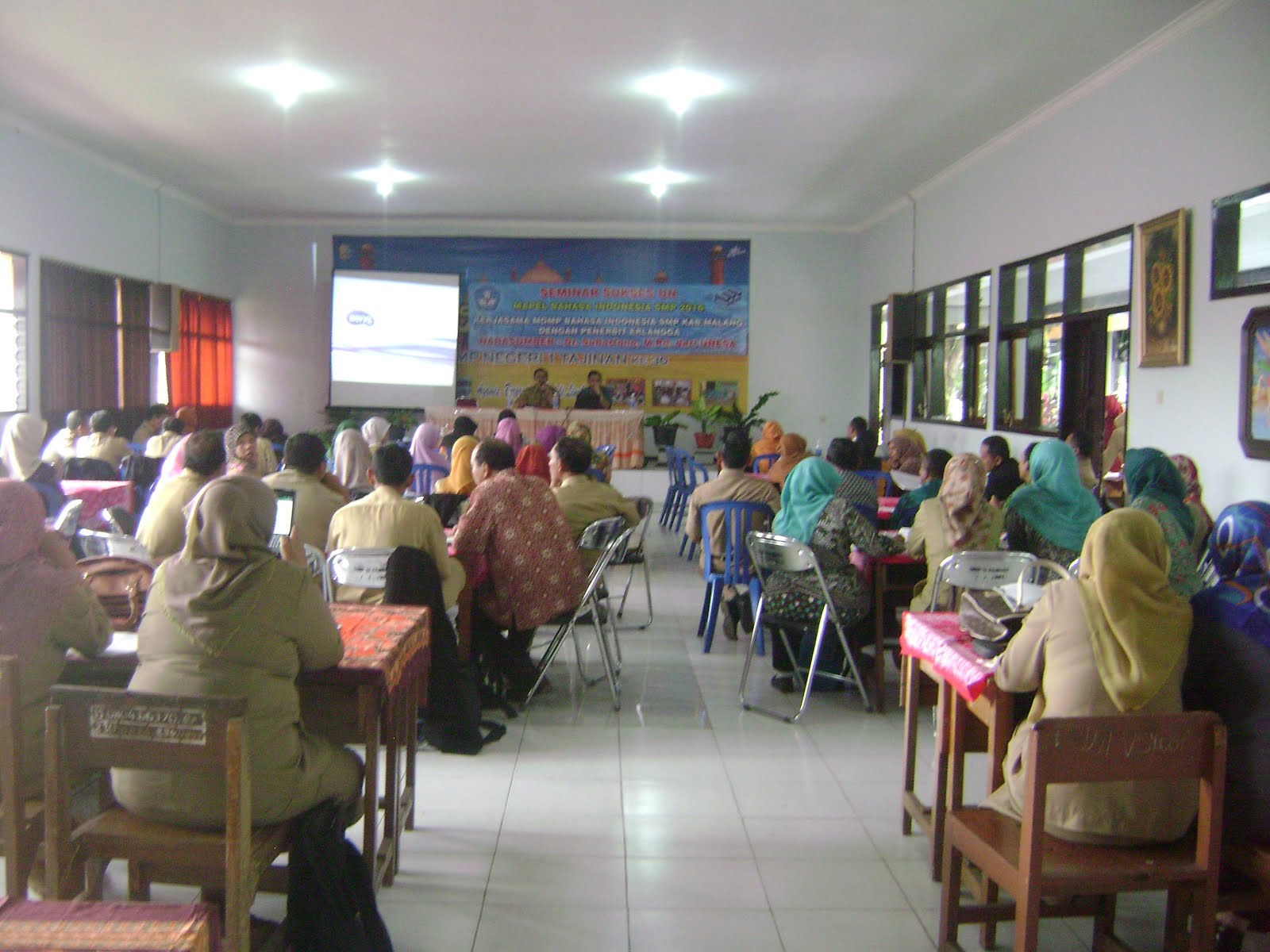 Suasana Diklat Bedah kisi-kisi soal UN 2016