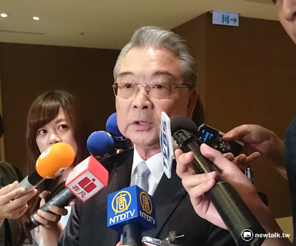 中華民國全國工業總會理事長許勝雄2日表示,他支持民進黨所提出的《勞基法》修正草案,而一例一休的問題應該要告一段落。 中華民國全國工業總會理事長許勝雄2日表示,他支持民進黨所提出的《勞基法》修正草案,而一例一休的問題應該要告一段落。