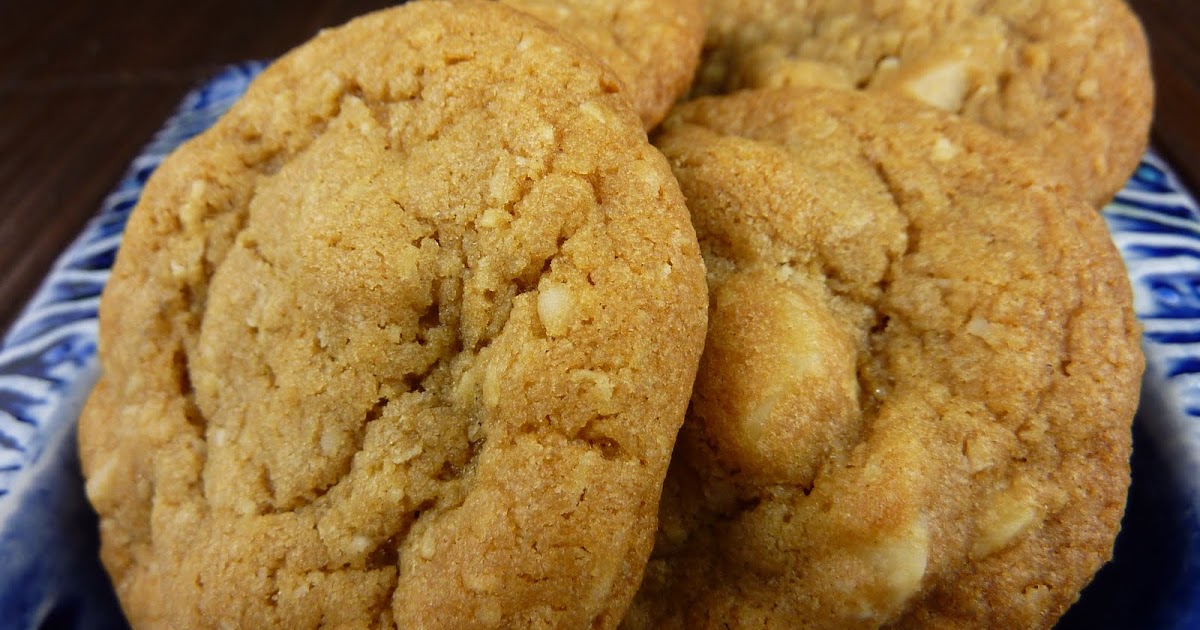 Cookies on Friday: Ginger Macadamia Biscuits