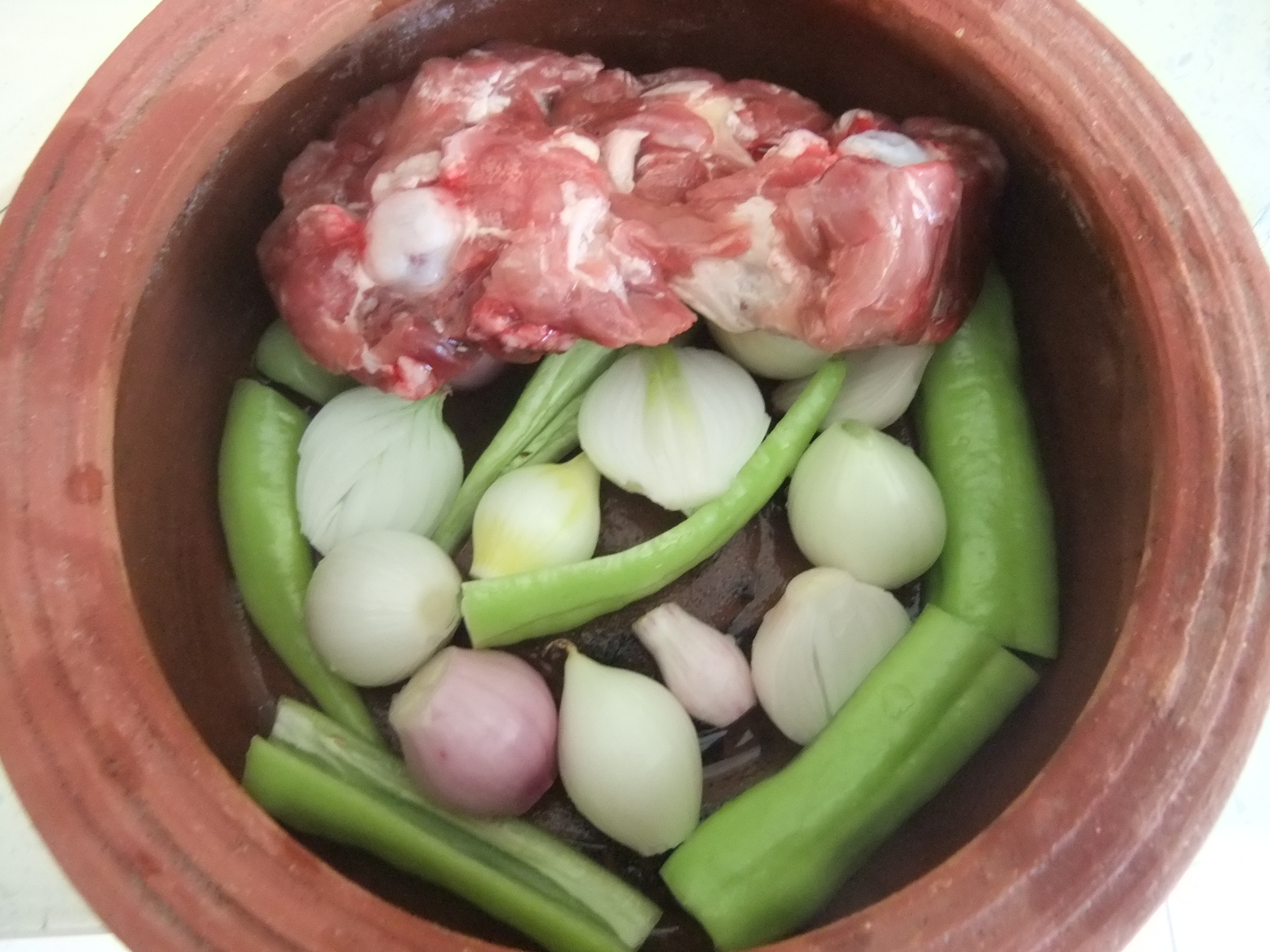 BEYAZ ÇAY Etli Patlıcan Güveç