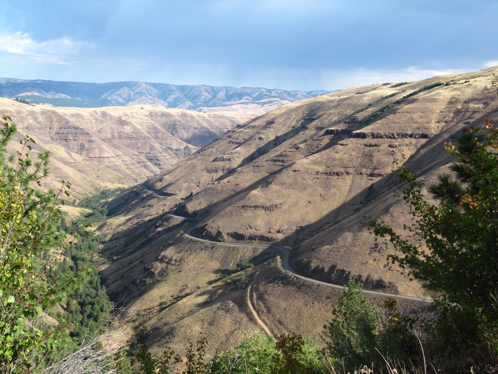 DESTINATIONS NORTHWEST Rattlesnake Grade A Road to Remember