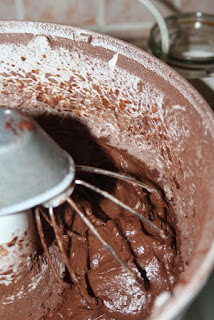 Impasto del pan di spagna al cacao