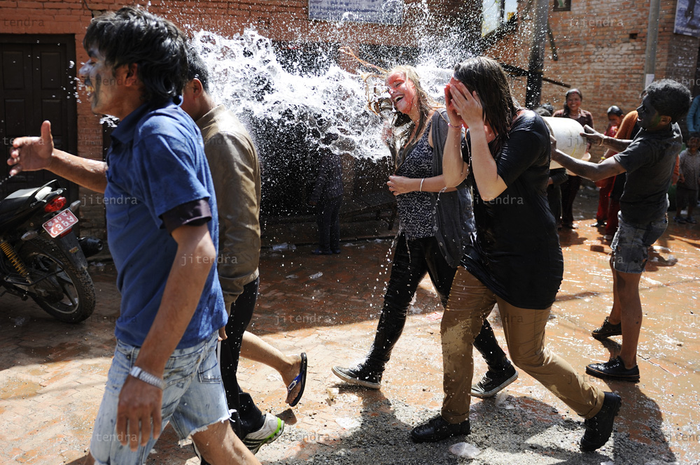 holi festival berlin 2025 hoppegarten