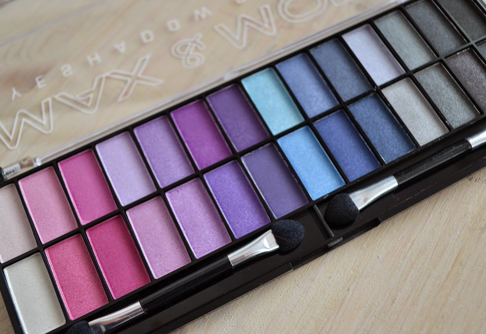 The Joyful Things In Life Swatches MAX & MORE 28 kleuren oogschaduw