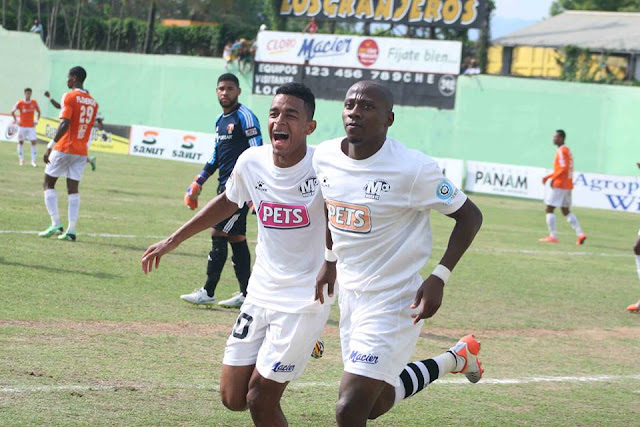 Boucicout y López grandiosos en victoria del Moca FC frente al Cibao