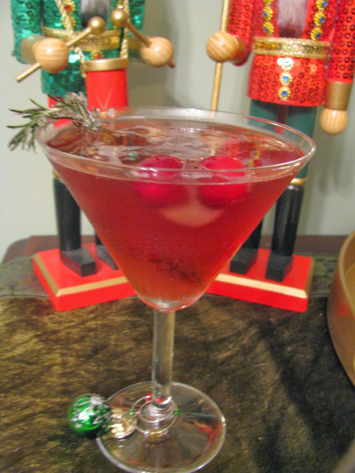 Cocktails and High Heels Christmas cocktail Rosemary Cosmo
