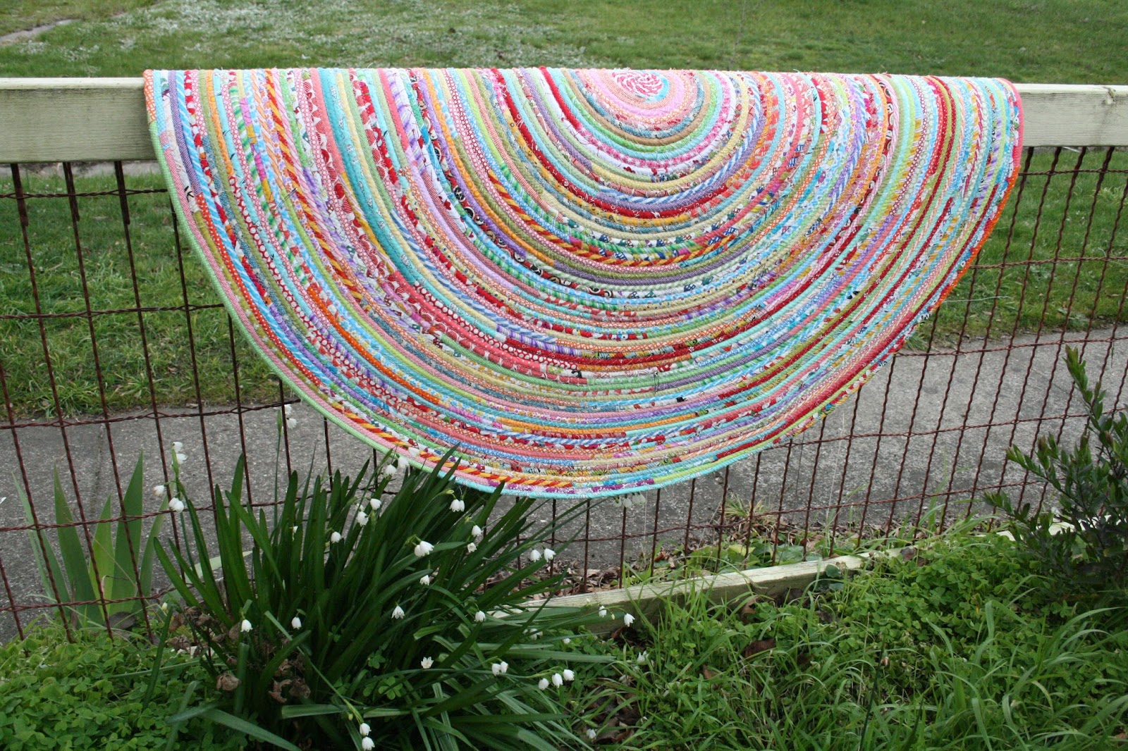 RicRac How to sew a fabric rug Tutorial